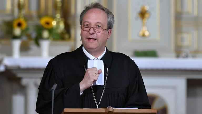 Christian Stäblein, Bischof der Evangelischen Kirche Berlin-Brandenburg-schlesische Oberlausitz, bei einem ökumenischen Gottesdienst. (Archivbild) (picture alliance/ dpa/ Christian Ditsch)