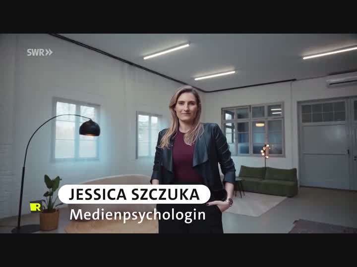 Report Mainz: Er sieht perfekt aus, ist immer für dich da und widerspricht nie. Der perfekte Freund. Doch was, wenn er gar nicht echt ist, sondern ein Bot? Mit KI-Tools können wir heute ganz einfach virtuelle Partnerinnen und Partner erstellen. Jessica Szczuka Medienpsychologin an der Uni Duisburg-Essen äußert sich zu dem Thema.