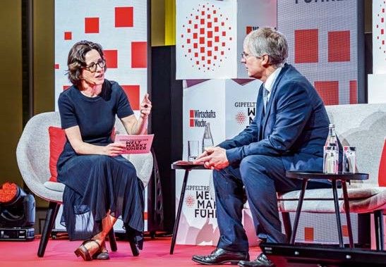 Fraunhofer-Präsident Holger Hanselka im Gespräch mit WiWo-Redakteurin Varinia Bernau (rechts unten)FOTOS: WIRTSCHAFTSWOCHE/FOTO VOGT GMBH