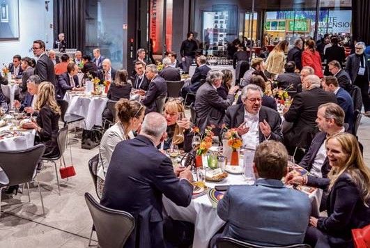 Kulinarisches Get-Together im Sudhaus an der Kunsthalle Würth (links unten)
